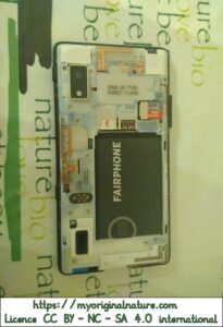 Crédits Mélanie My Original Nature – Licence CC BY-NC-SA 4.0 - Réparation Fairphone sans la coque