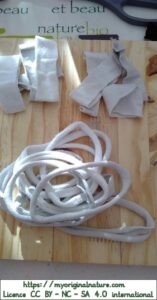 Crédits Mélanie My Original Nature – Licence CC BY-NC-SA 4.0 - Bandes de chaussettes pour fabriquer les éponges