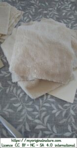 Crédits Mélanie My Original Nature – Licence CC BY-NC-SA 4.0 - Tissu coupé pour fabriquer les lingettes lavables